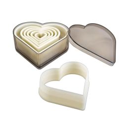 Set de 7 emporte-pièces "cœur" lisses