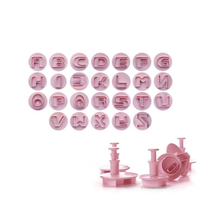 Set de 26 cortadores con expulsor "Letras"