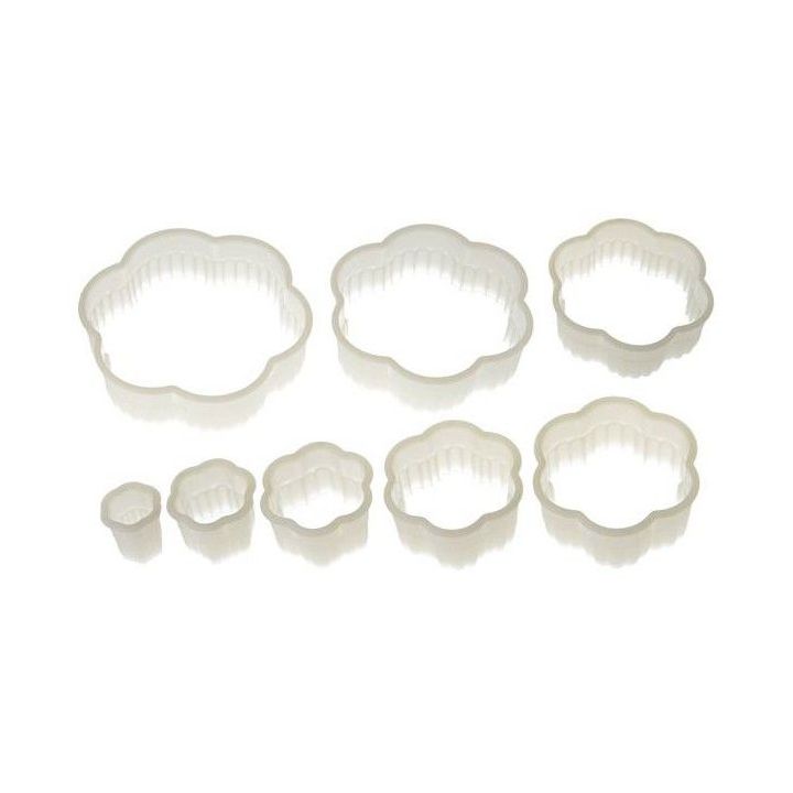 Set de 8 emporte-pièces "fleur" cannelés