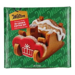 Set de 4 emporte-pièces "Traîneau du Père Noël" - WILTON - 9cm