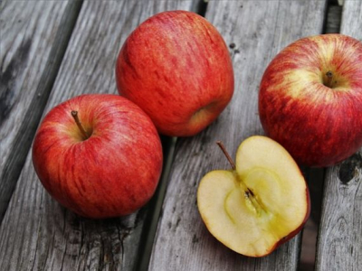 Comment éviter que les pommes coupées ne noircissent ?